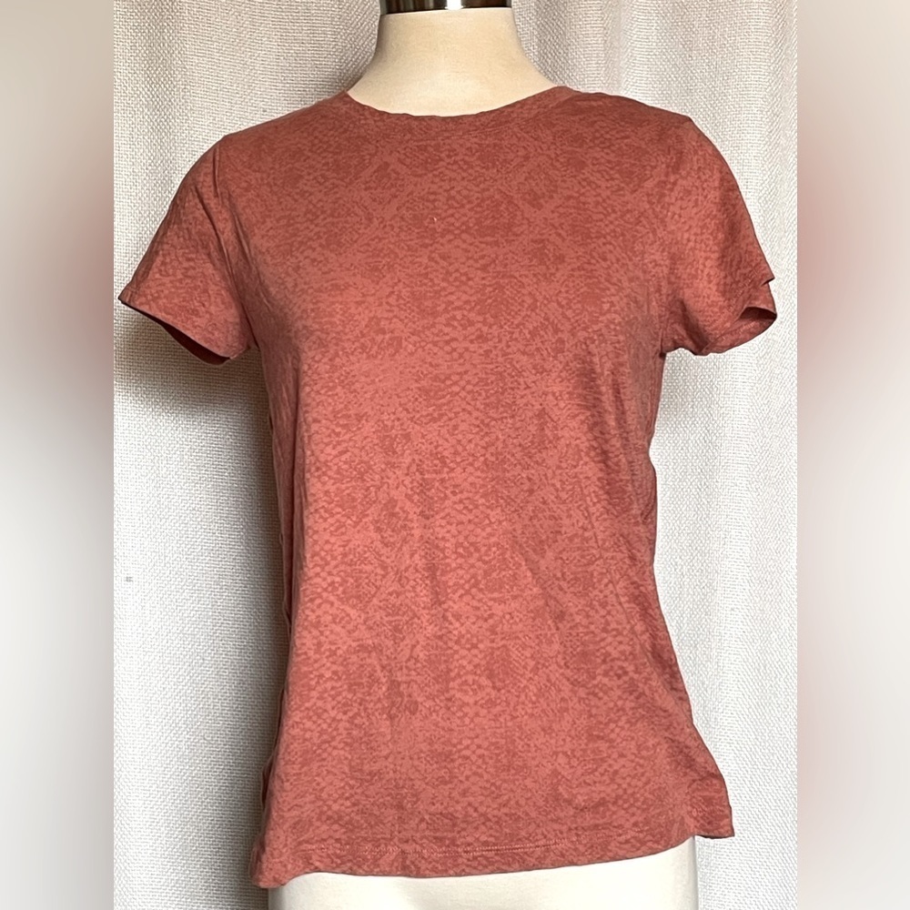 Athleta Organic Cotton Daily snake  print tee
